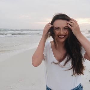 Meet your Posher, Carlee